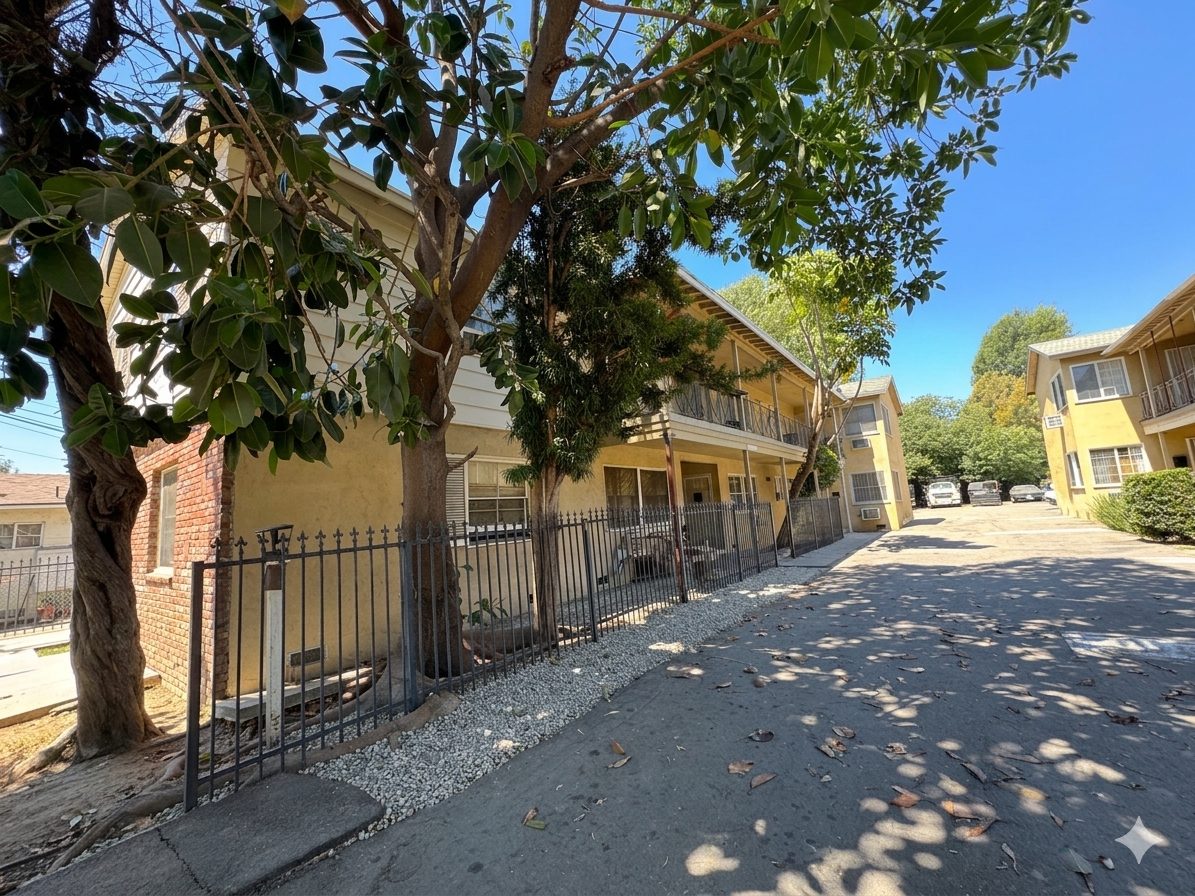 6743 HASKELL AVE exterior