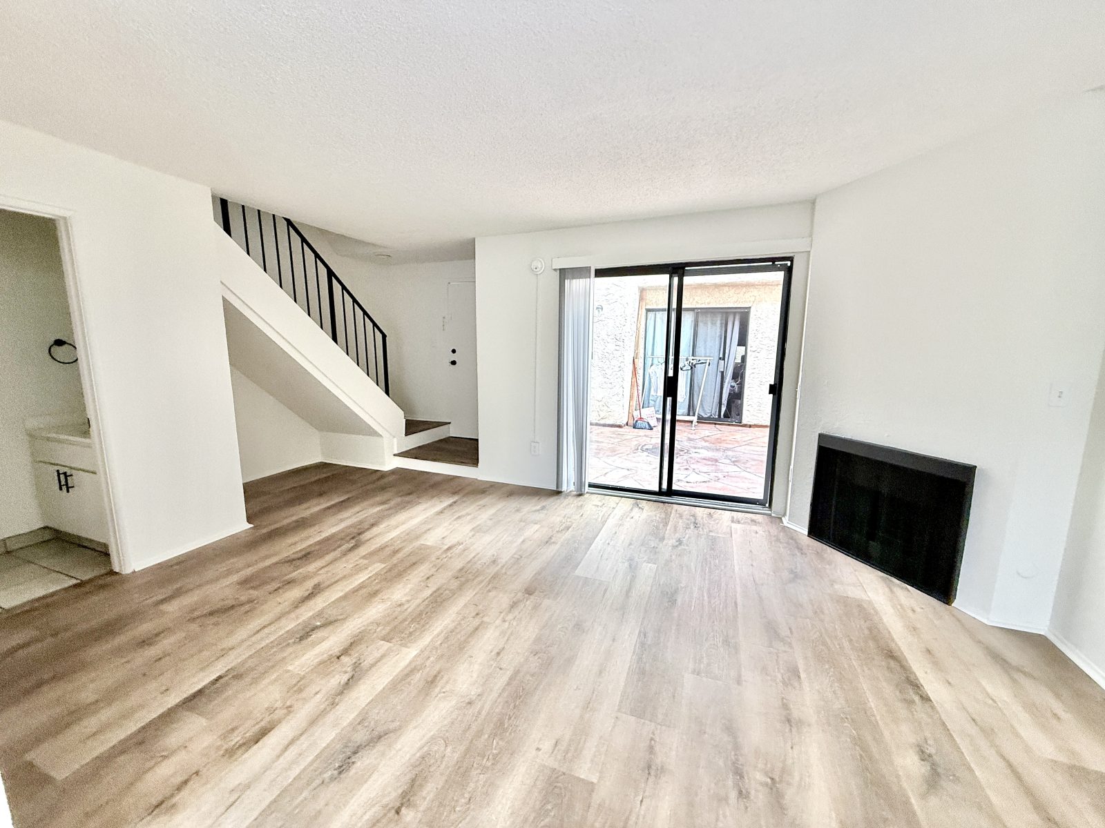 6739 COLDWATER CYN Apt. 5 interior