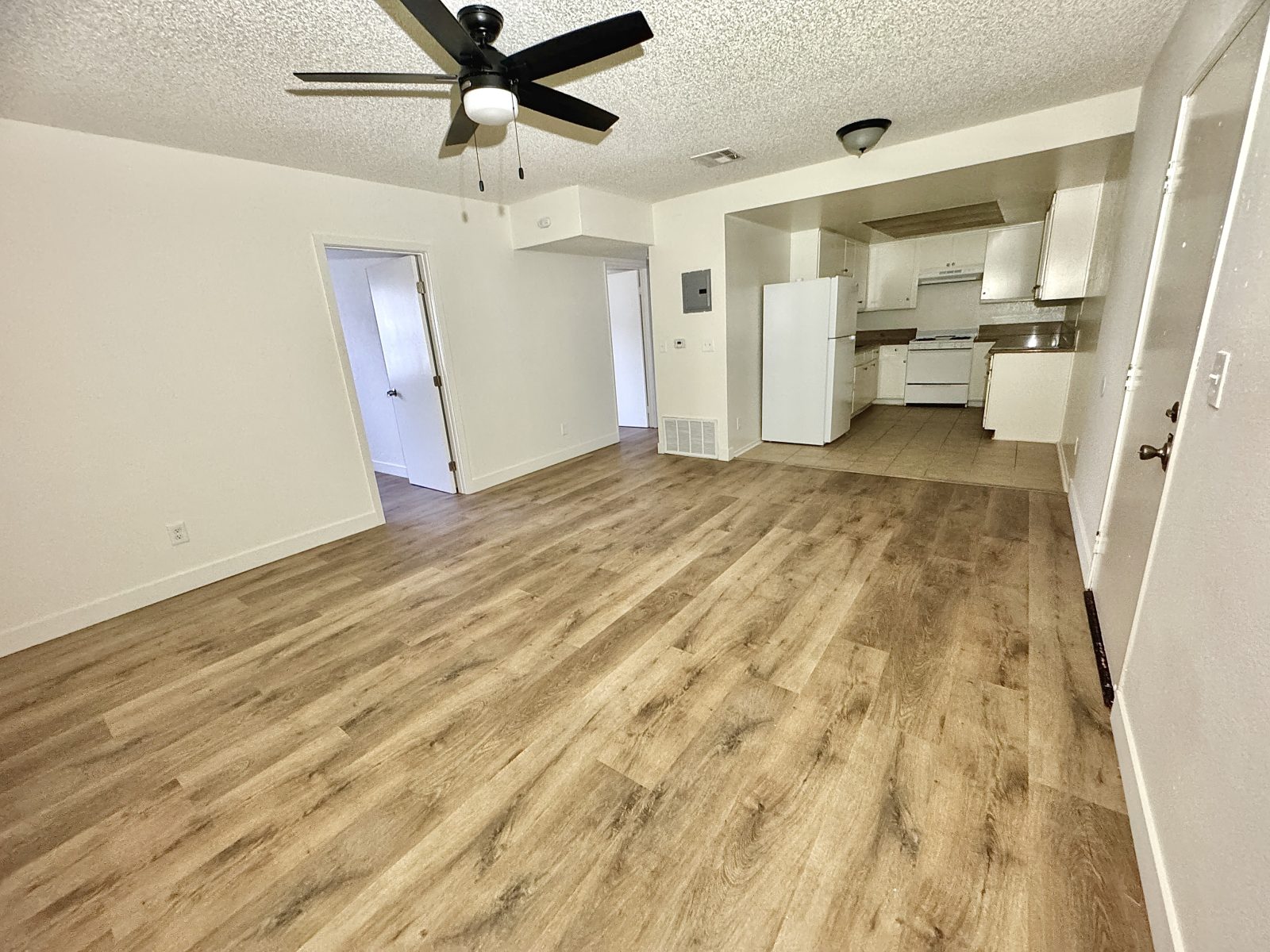 11058 CANTLAY ST Apt. 2 interior