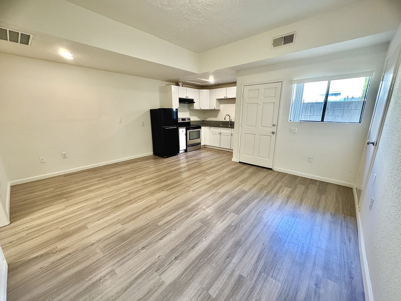 14833 FRIAR STREET Apt. B interior