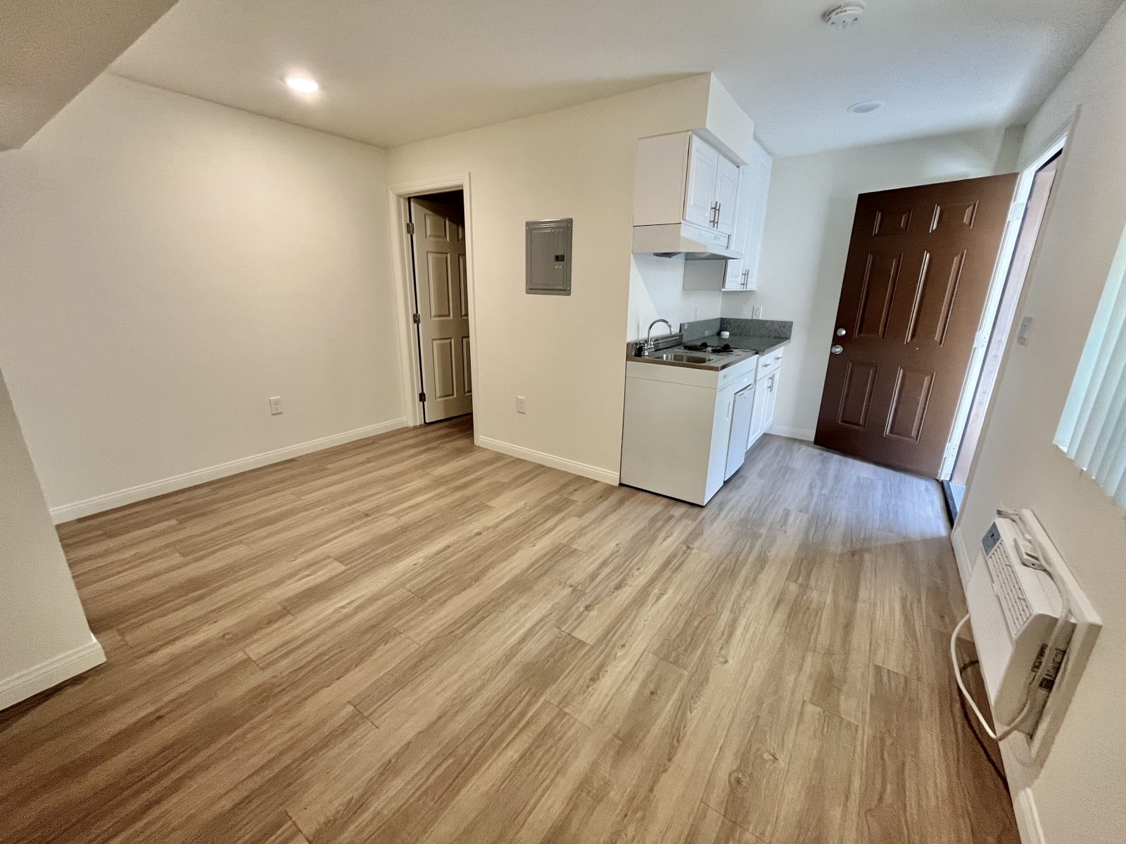 14603 GILMORE ST Apt. 10 interior