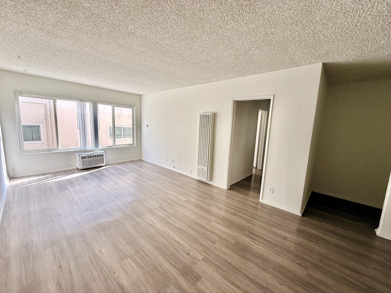 6858 KESTER AVE Apt. 103 interior