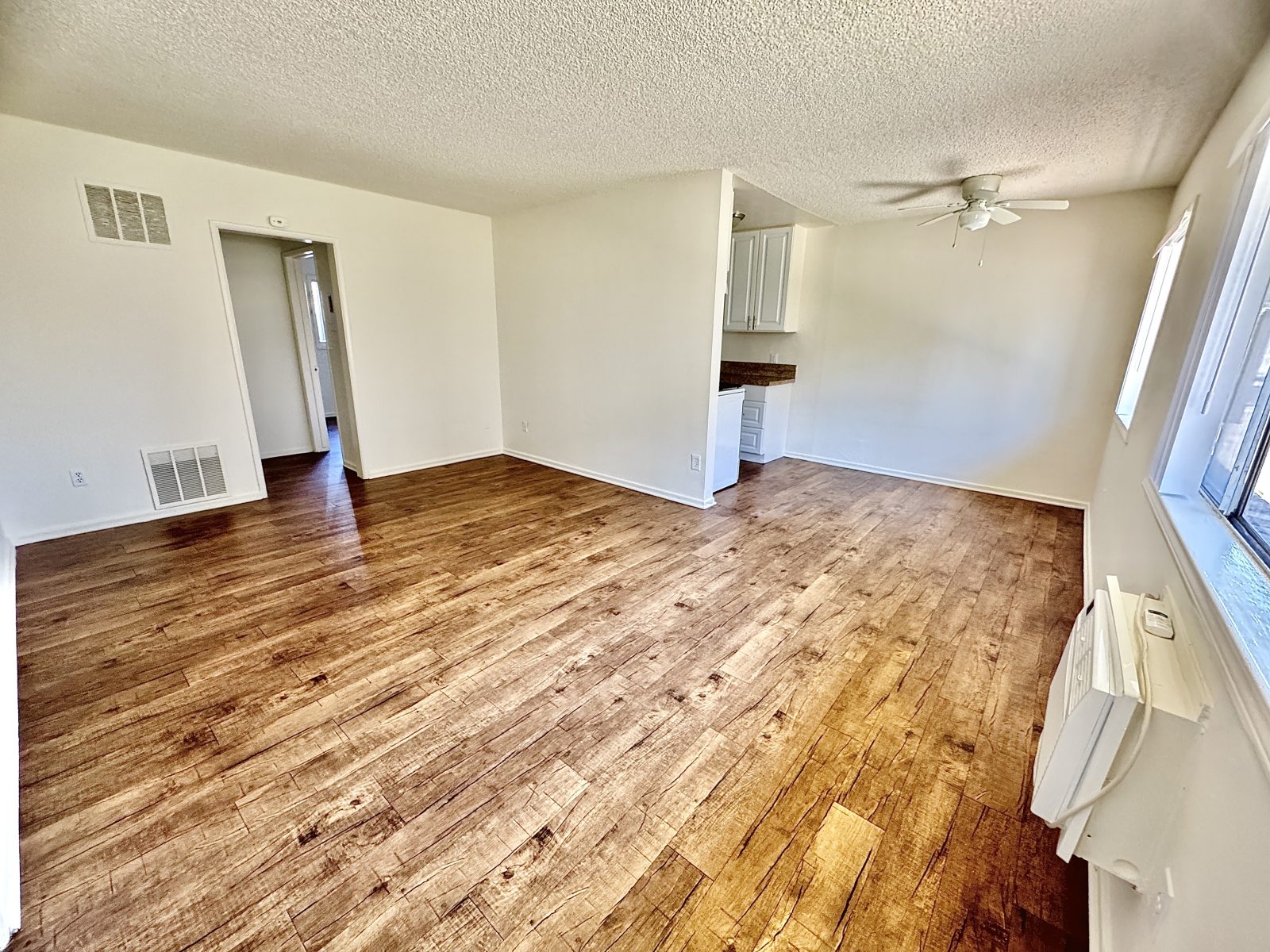 11947 RUNNYMEDE ST Apt. 2 interior