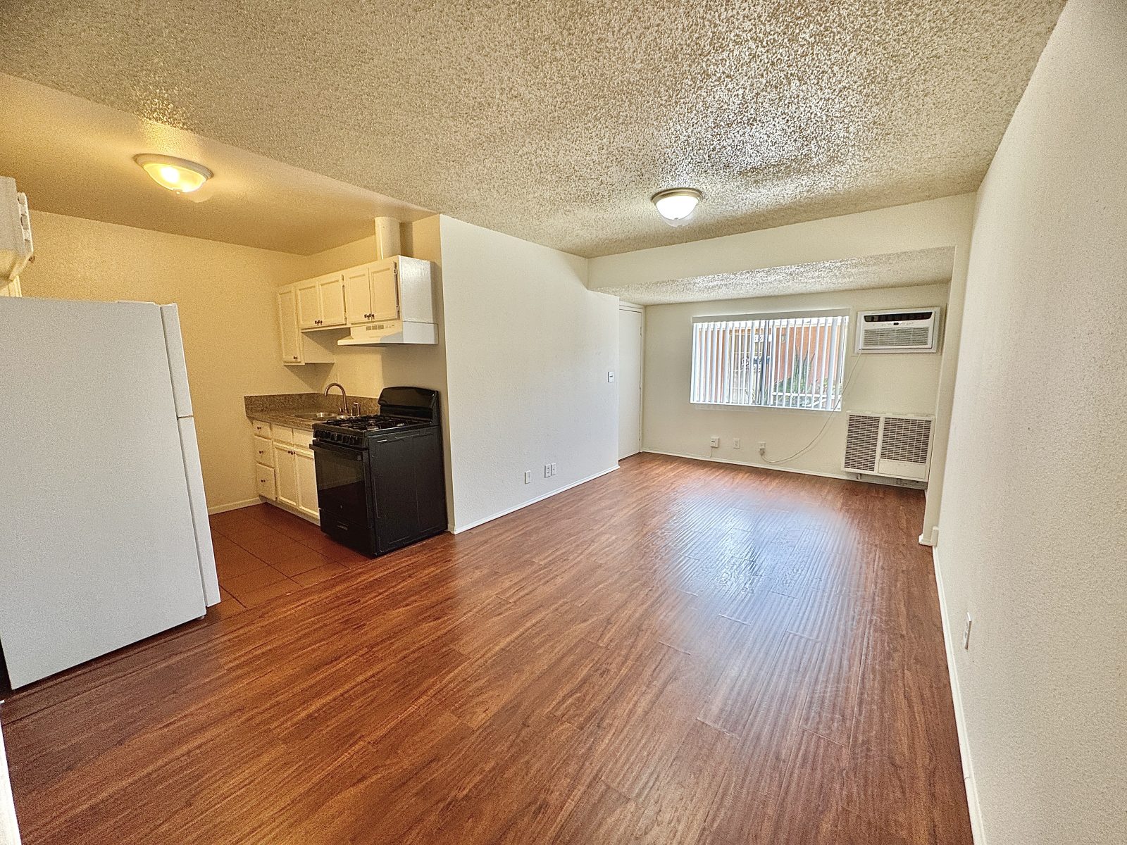 11953 RUNNYMEDE ST Apt. 57 interior