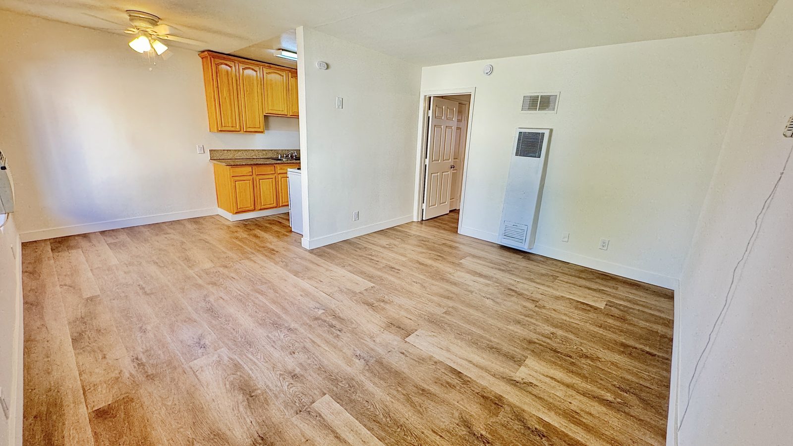 13014 SHERMAN WAY Apt. 17 interior