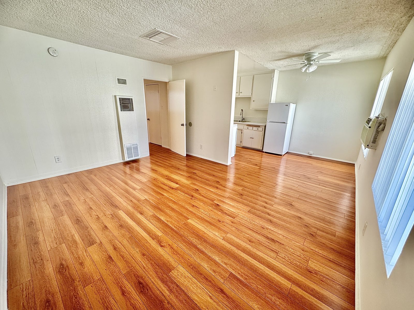 13014 SHERMAN WAY Apt. 18 interior