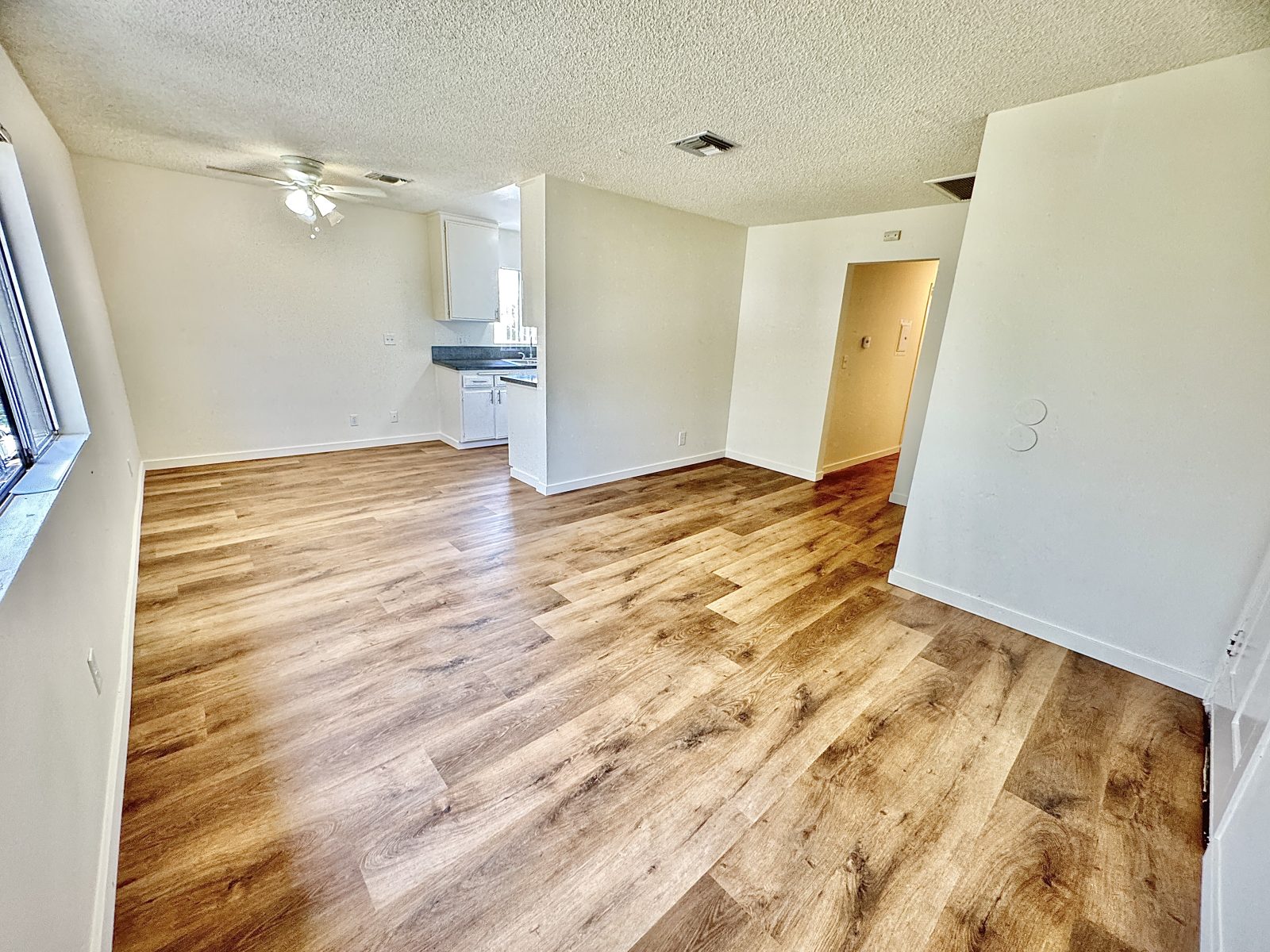 11200 VICTORY Apt. 9 interior